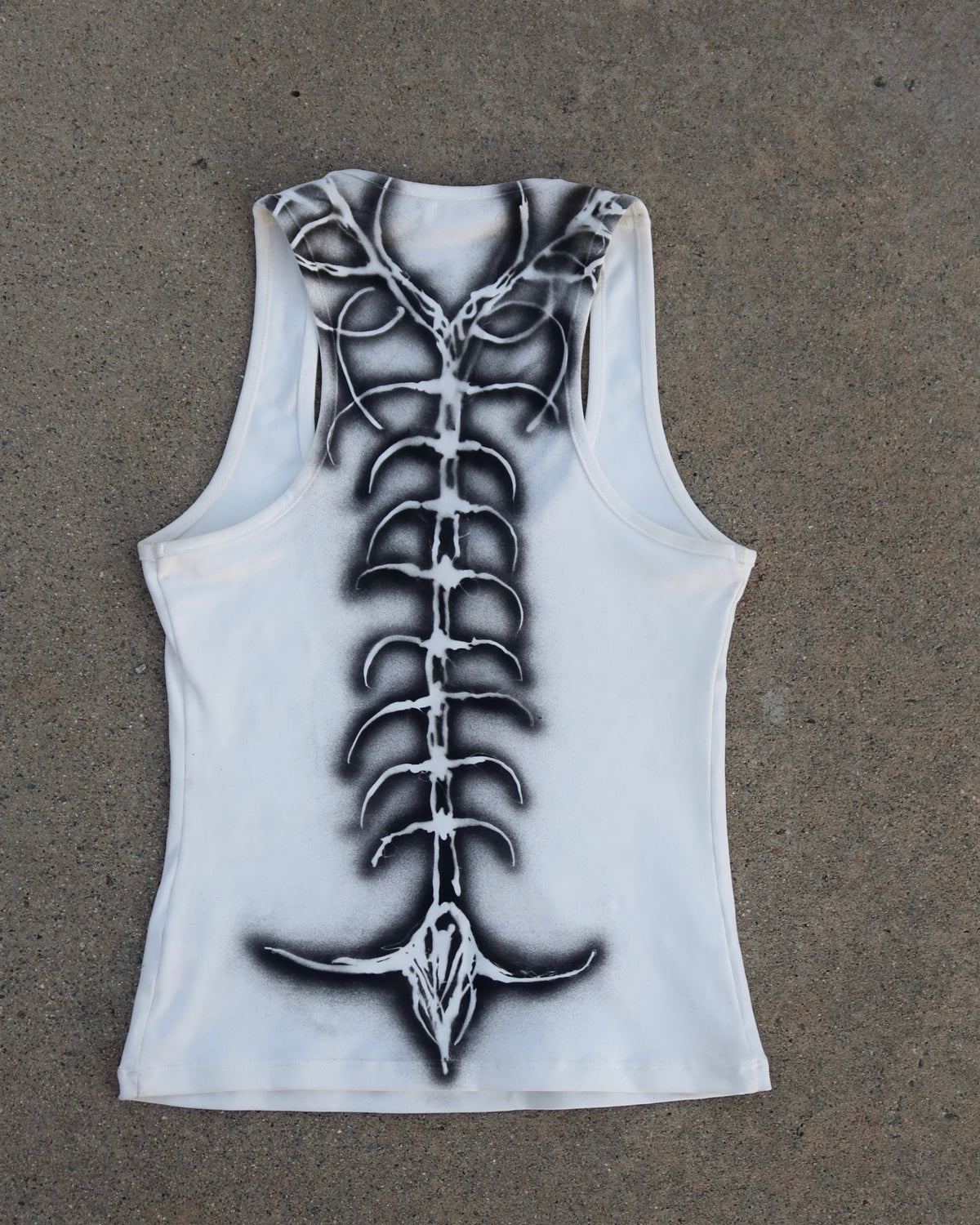 sc0rpia CYBER HEART TANK in white, back view, airbrushed design down the spine in black